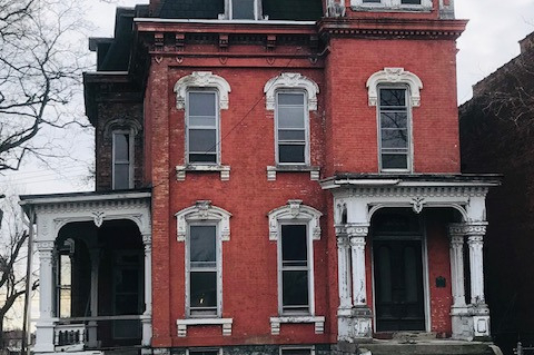 1022 N Superior