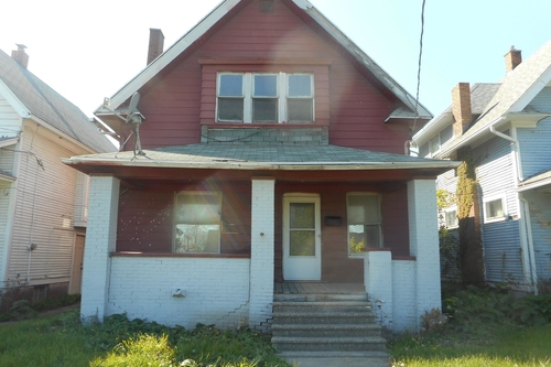 1863 N Summit