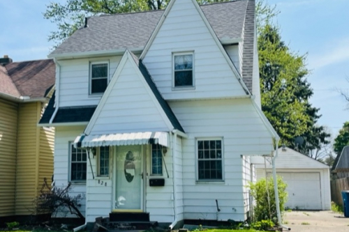 828 Bricker